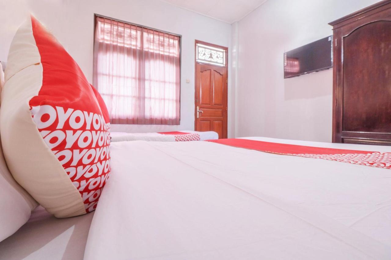 Oyo 2411 Taman Mekar 2 2*