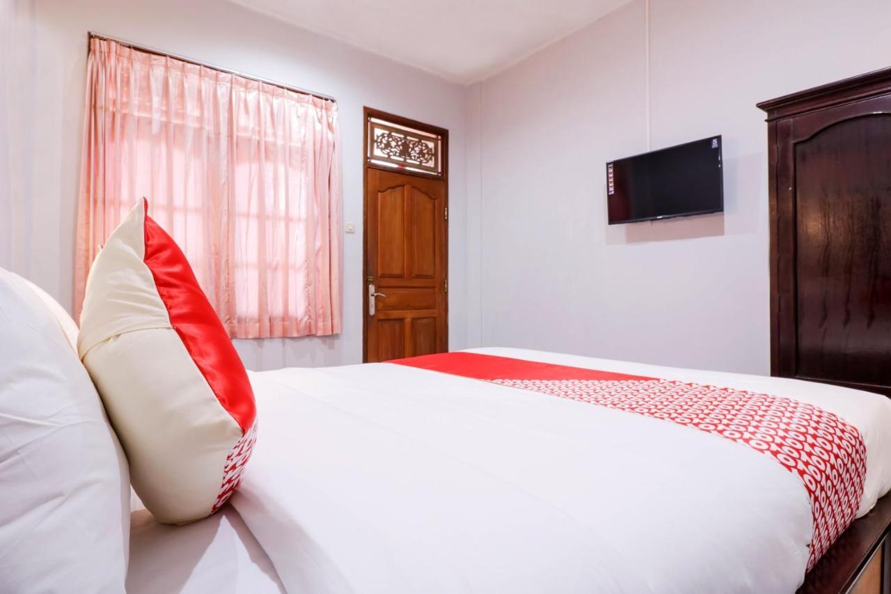 Oyo 2411 Taman Mekar 2 2*