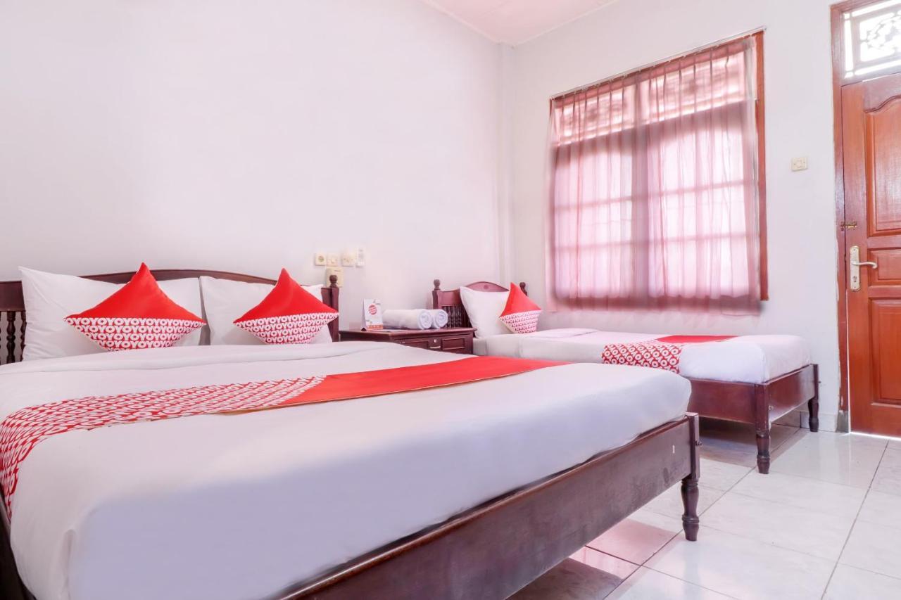 Hotel Oyo 2411 Taman Mekar 2 2*