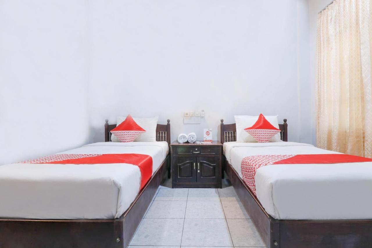 Hotel Oyo 2411 Taman Mekar 2 2*