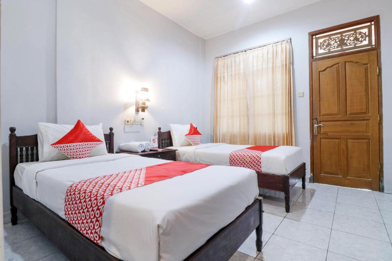 Oyo 2411 Taman Mekar 2